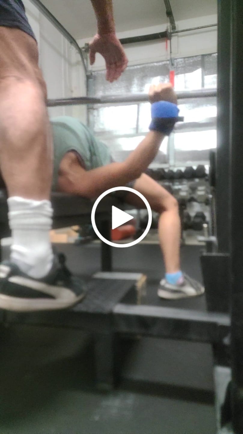 Customer video review of Stiff Wrist Wraps - Blue