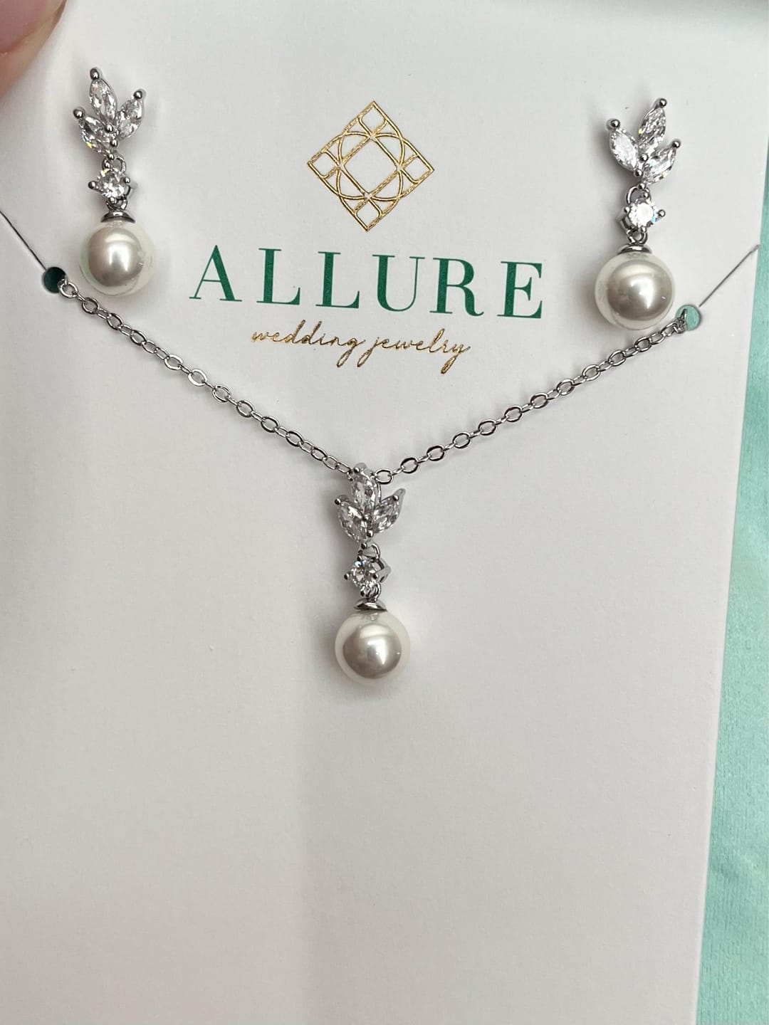 Customer photo review of Eve Earrings and Necklace Set