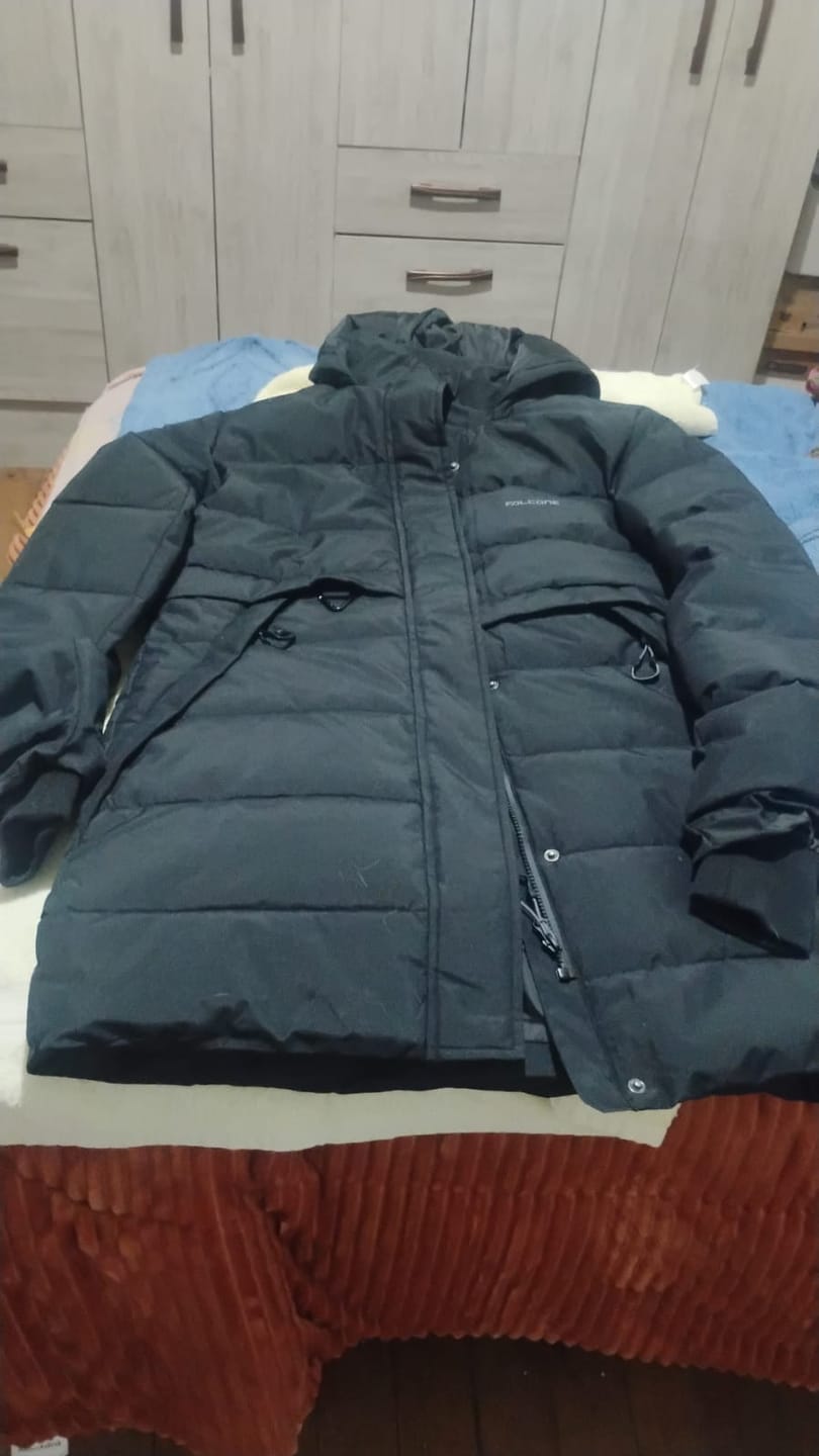 Customer photo review of Parka Venturesome Black (Mujer)