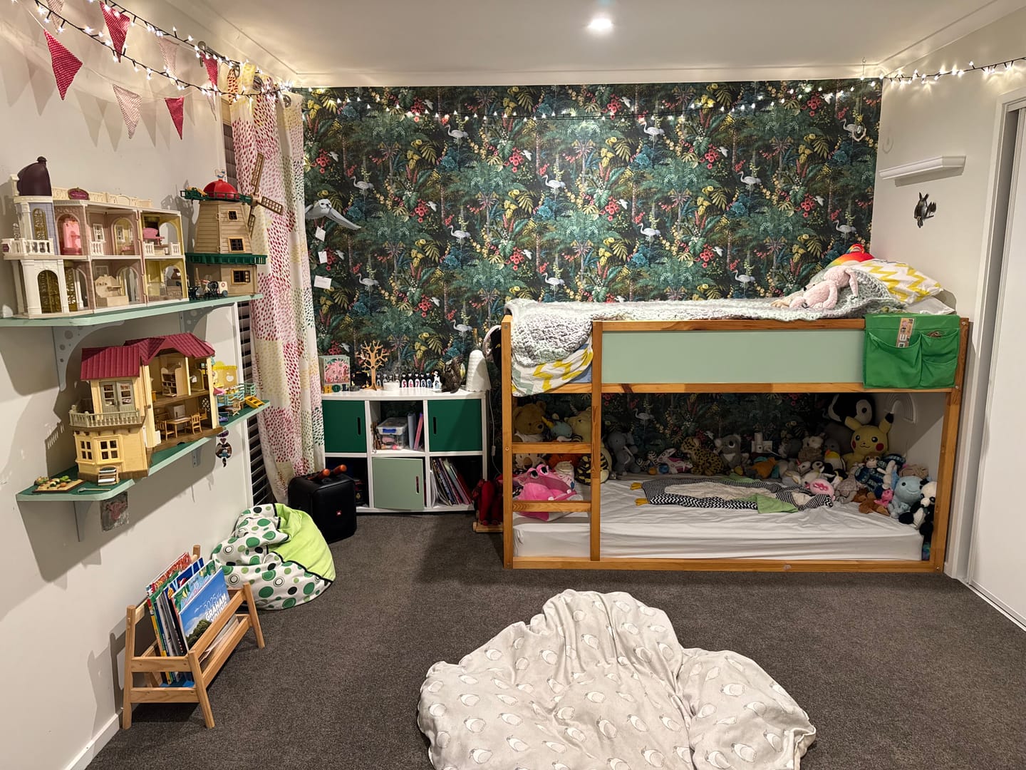 Customer photo review of Masoala - Tropical Wallpaper With Cranes - Black