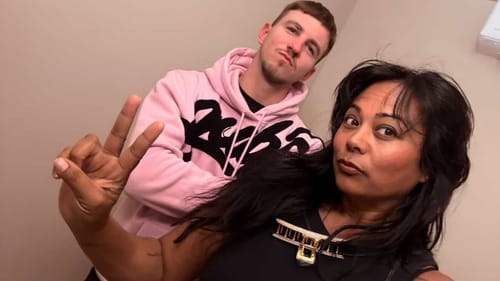 Customer photo review of Geedup Handstyle Hoodie 'Lavender / Black' (2025)