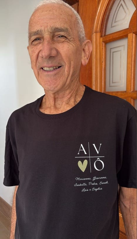 Customer photo review of Camiseta Personalizada AVÔ MINIMALISTA - Algodão Peruano