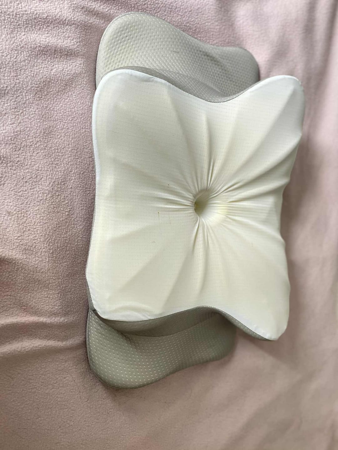 Customer photo review of DreamAlign - Ergonomisk nakkepude med memory-skum