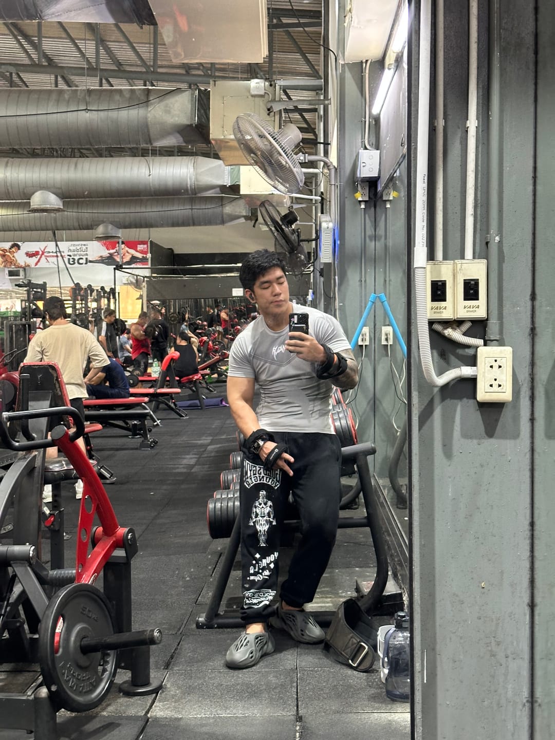 Customer photo review of 2143 - Golds Gym Immortal Joggers