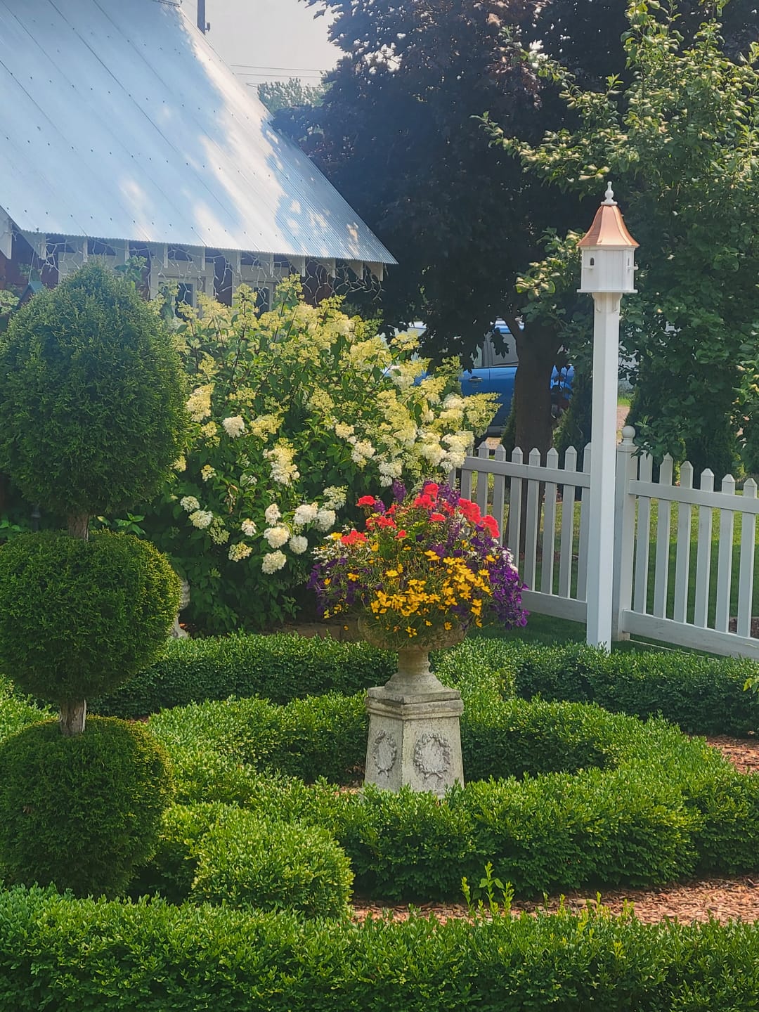 Customer photo review of Copper Roof Birdhouse 28x12- 3 Perches