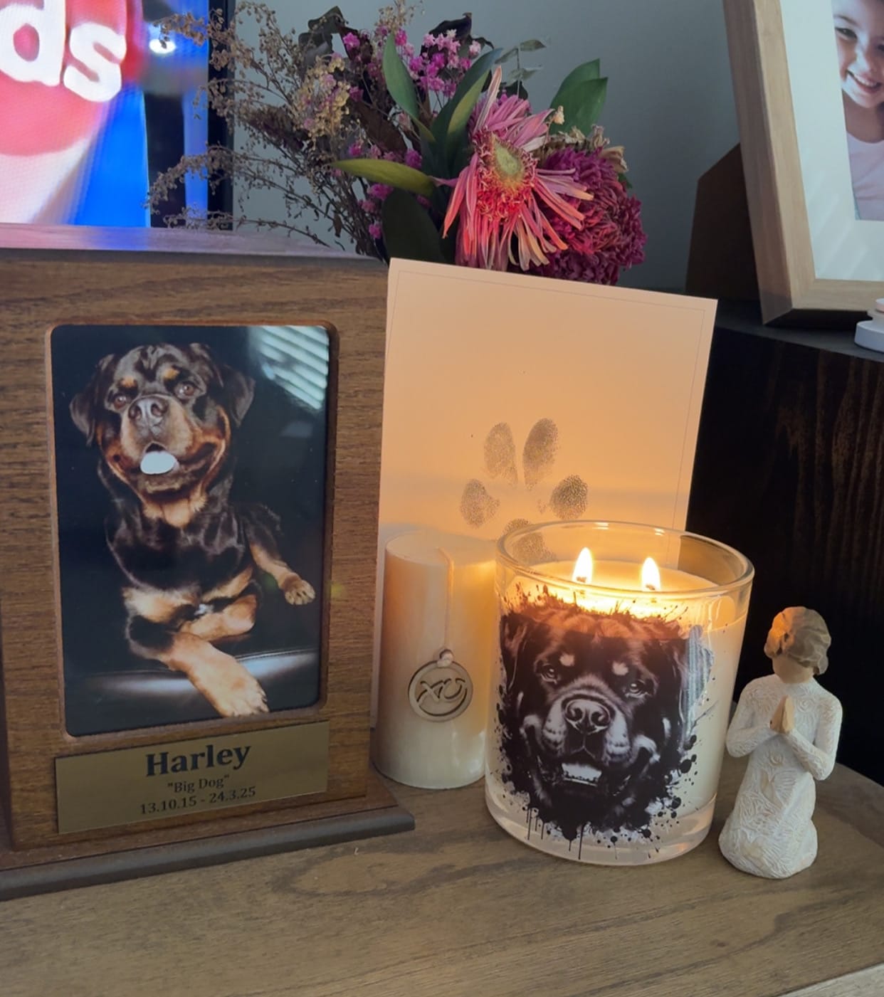 Customer photo review of Rottweiler Black Ink Splash Xlarge Candle