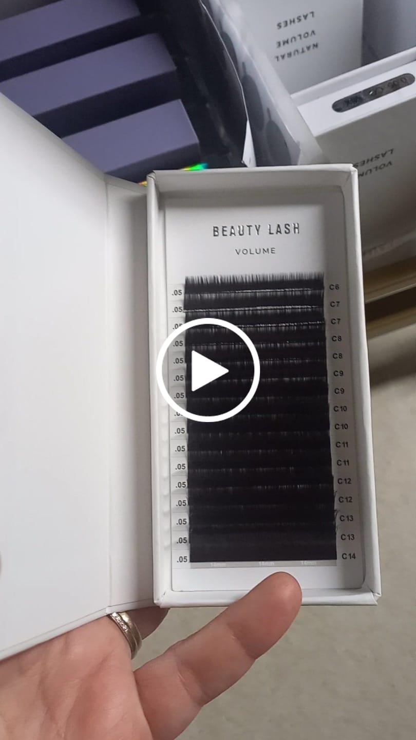 Customer video review of Mixed Volume Lashes