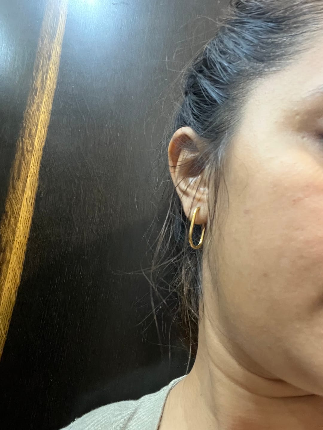 Customer photo review of Plain Oval Hoop Earrings