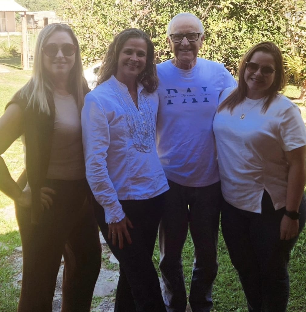 Customer photo review of Camiseta Personalizada MÃE / PAI E FILHOS - Algodão Peruano