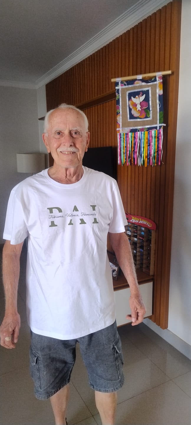 Customer photo review of Camiseta Personalizada MÃE / PAI E FILHOS - Algodão Peruano