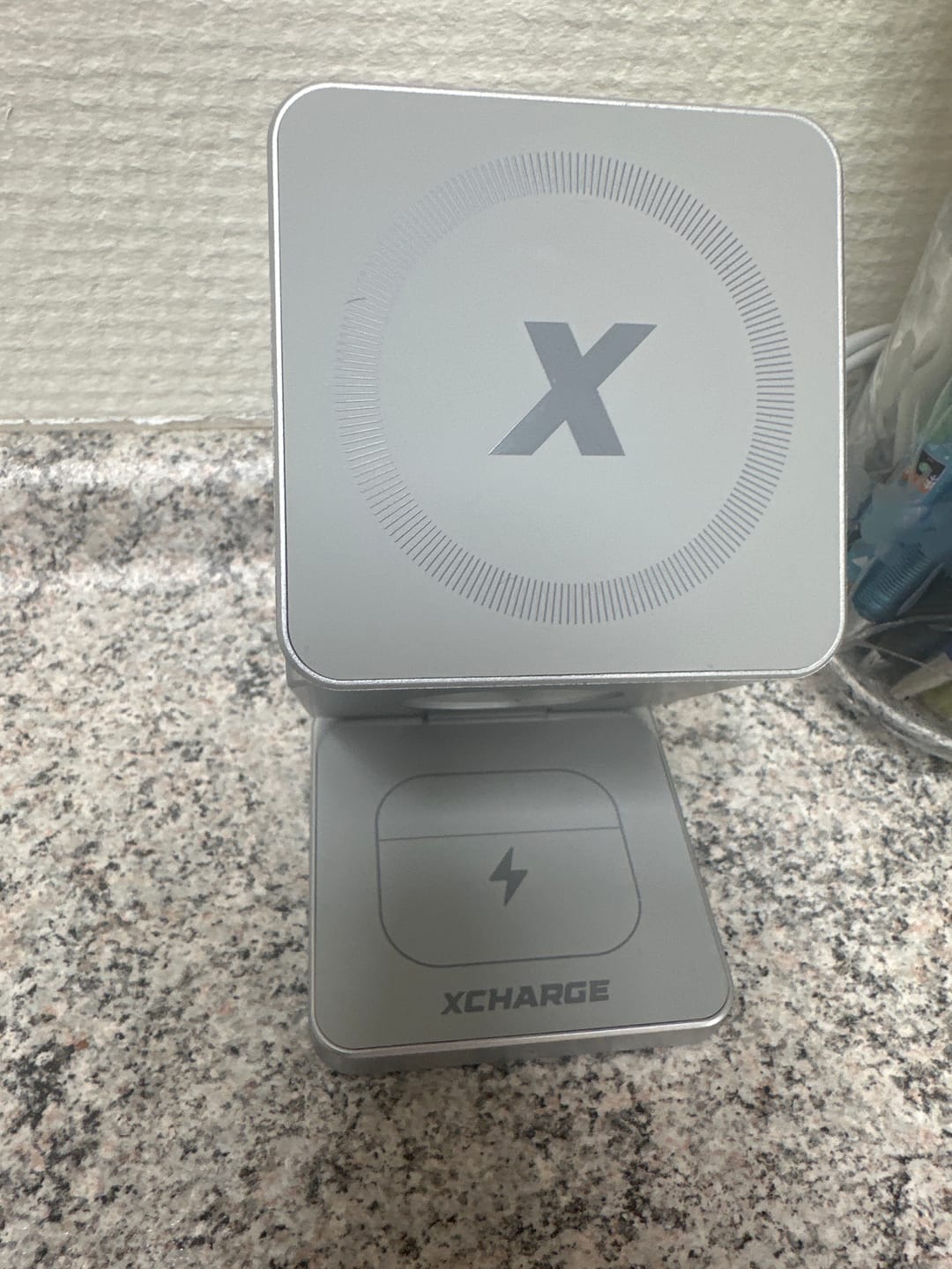 Customer photo review of XCHARGE T15™ - Foldbar 3-i-1 Trådløs Oplader