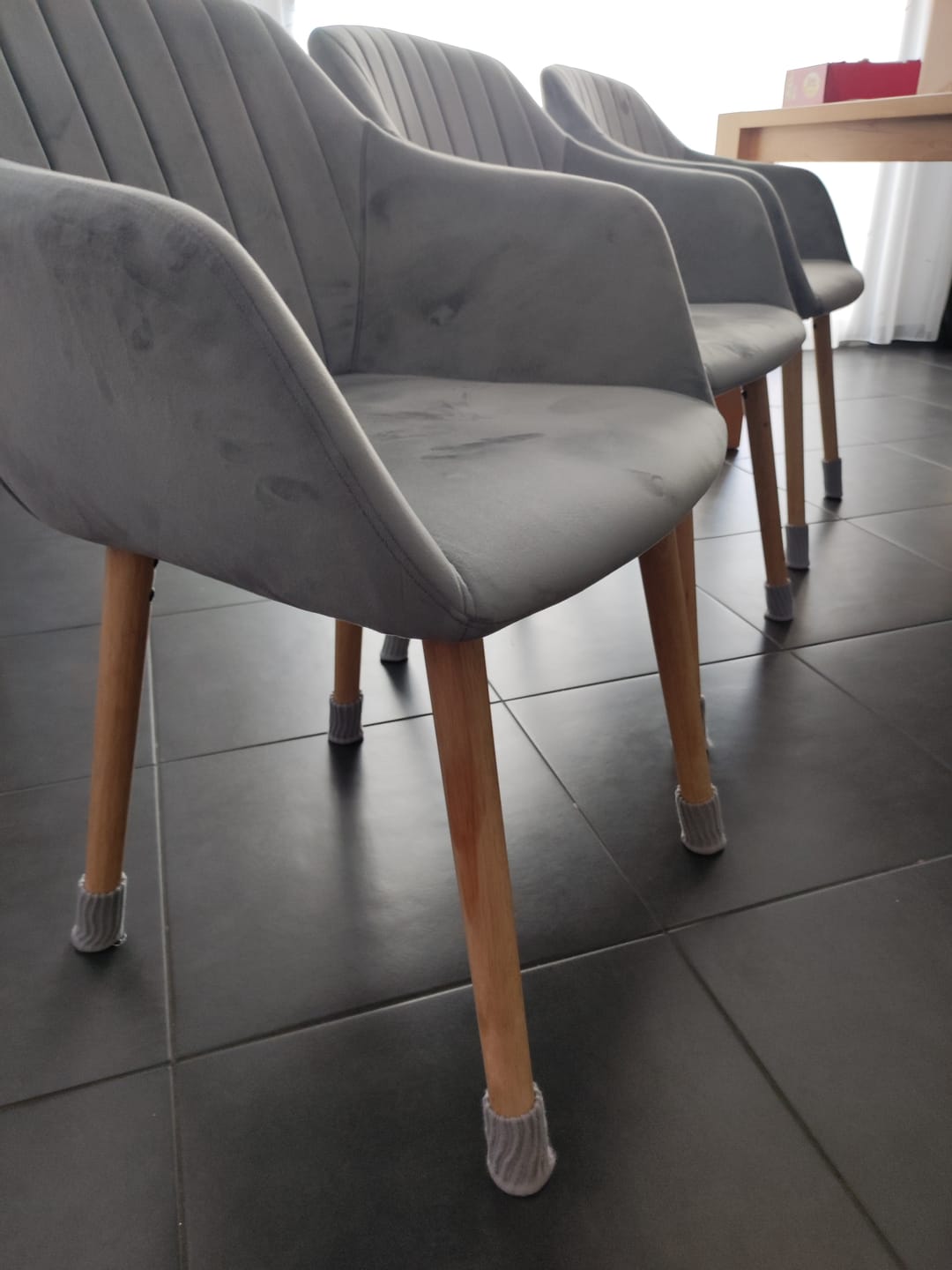 Customer photo review of Stuhlsocken Grau 4er Set