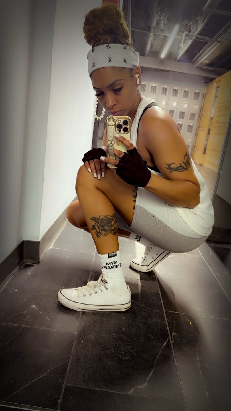 Customer photo review of Gym Therapy - Crew Workout Socks