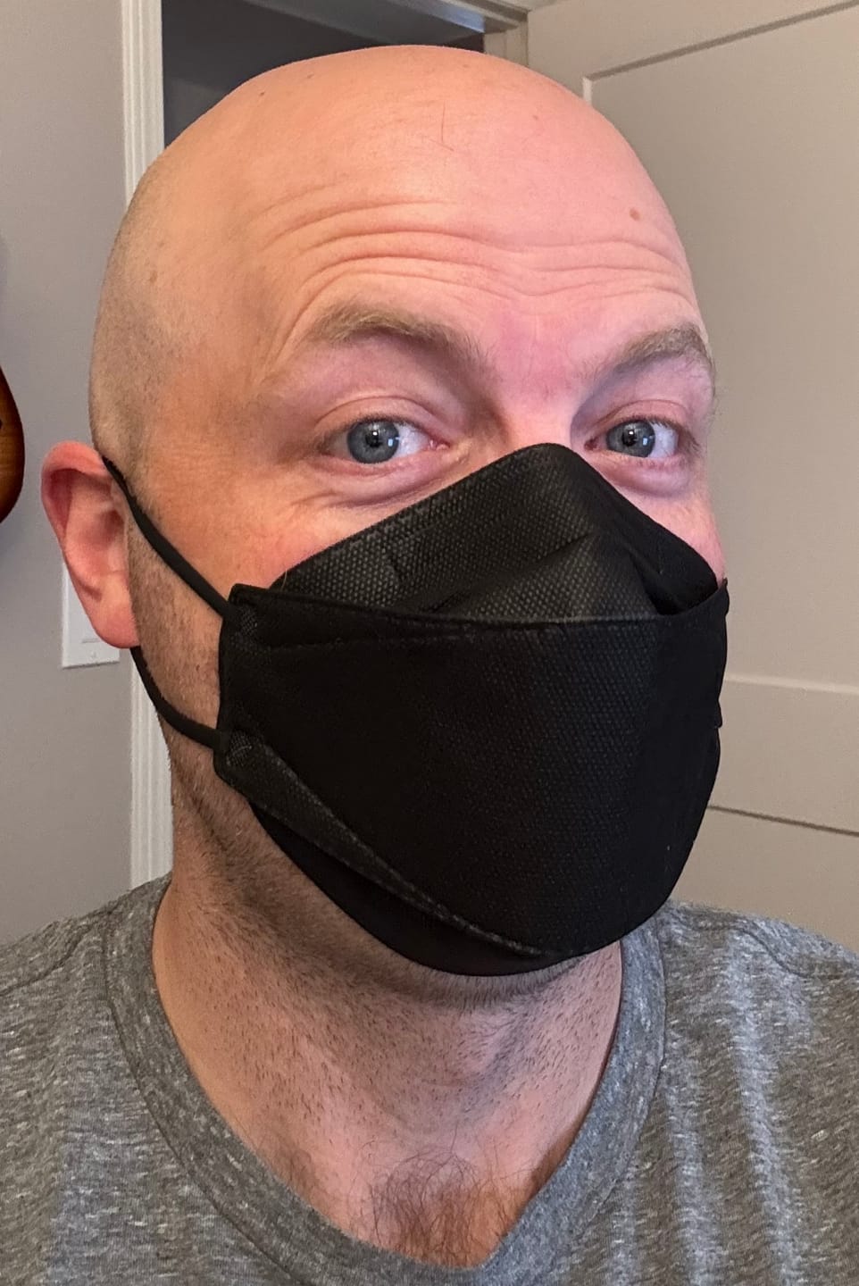 Customer photo review of Big & Tall (Large) KN95 Respirator Face Mask Individually Sealed (Extended Earloops)