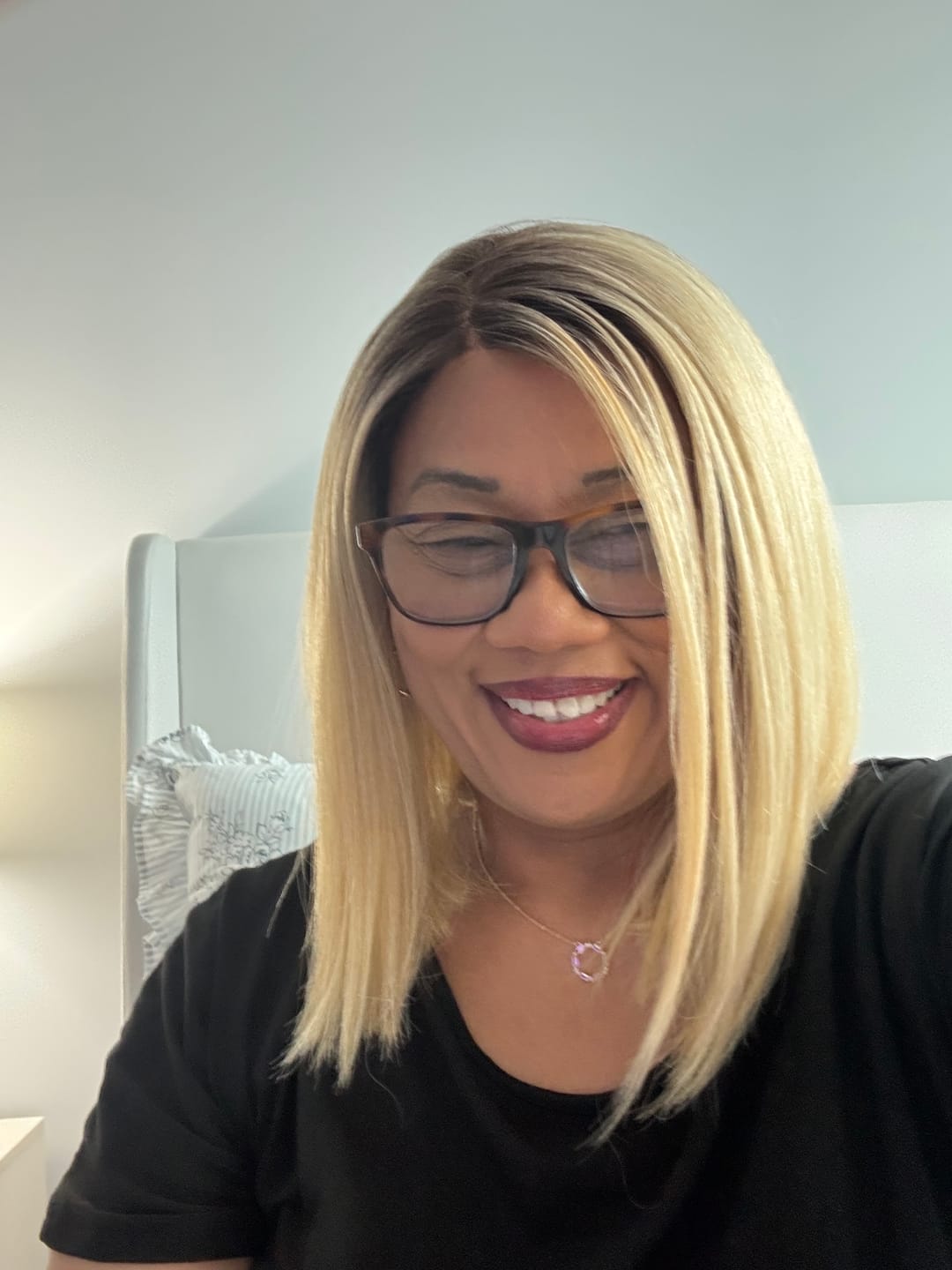 Customer photo review of Outre Perfect Hairline Glueless 13x4 HD Lace Front Wig - JENISSE