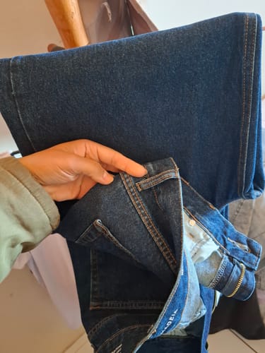 Fabiana D. review of Calça Jeans Reta Araçá Azul Escuro image 1 out of 1