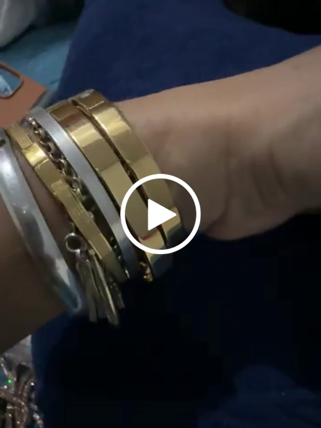 Customer video review of Bracelete Luxe Banhado em Ouro 18k