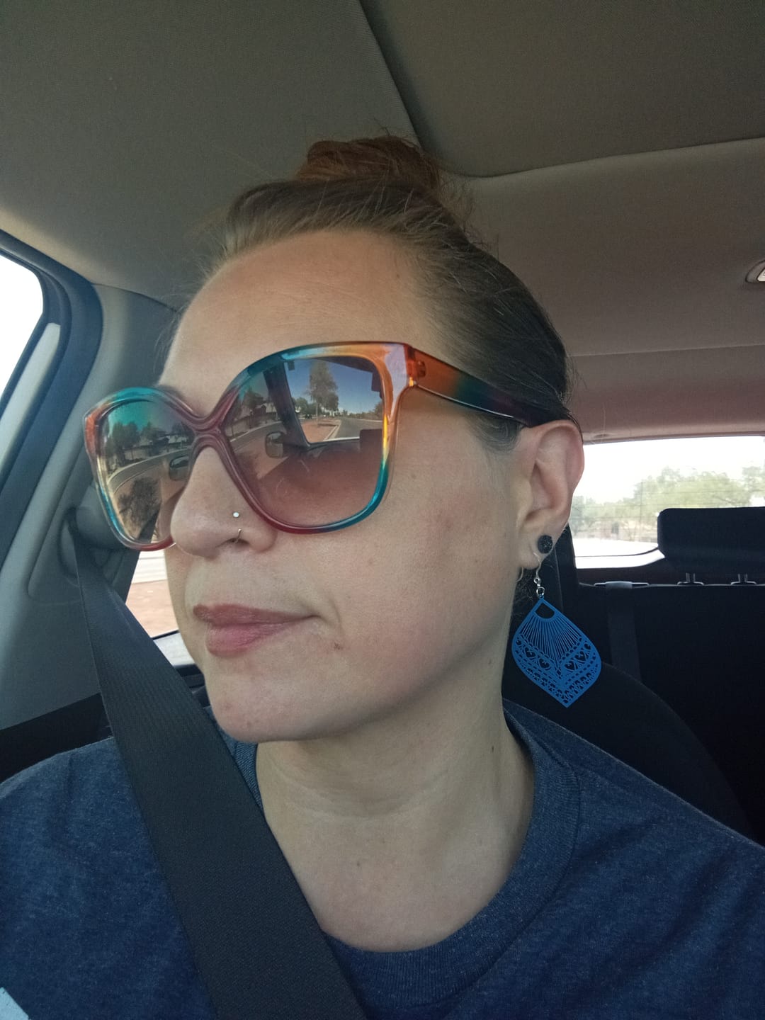 Customer photo review of Metallic Pearl Studs Hypoallergenic Earrings for Sensitive Ears Made with Plastic Posts