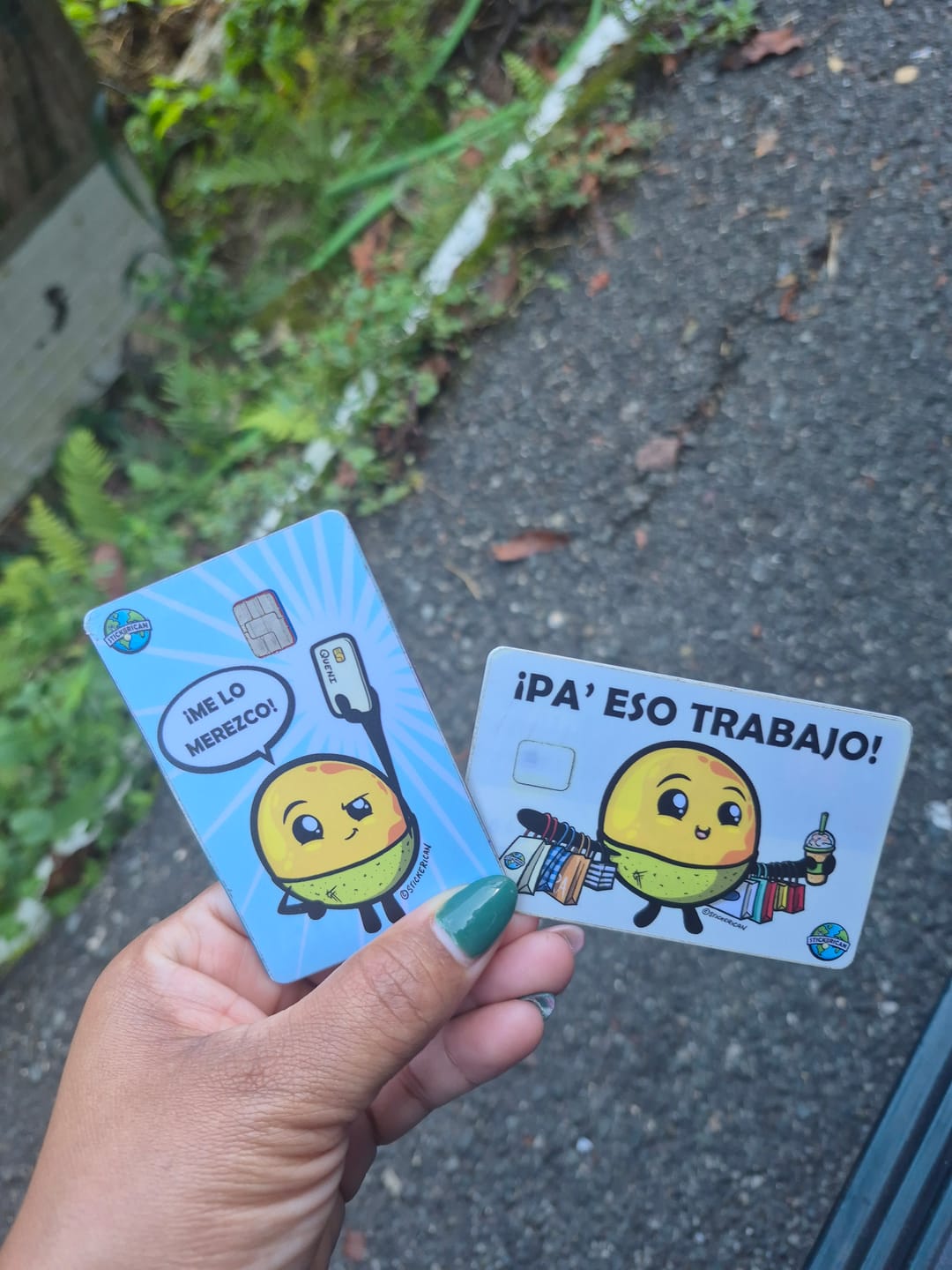 Customer photo review of Me Lo Merezco - Sticker para Tarjeta de Crédito