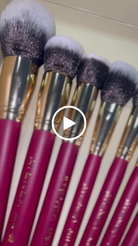 Customer video review of KIT DE BROCHAS SCARLET ROSTRO X9 PCS