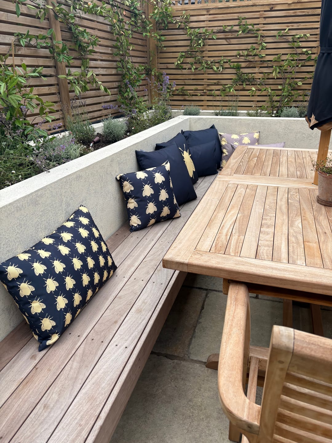 Customer photo review of Outdoor Garden Waterproof Rectangle Cushion - Signature Colours