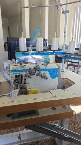 Customer photo review of JACK E4S-6-03/333 6 Thread Universal Overlock Industrial Sewing Machine Assembled with Fully Submerged Table Setup Included