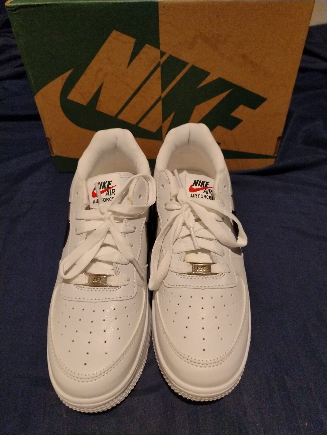 Customer photo review of Tenis 270 Blanco Negro