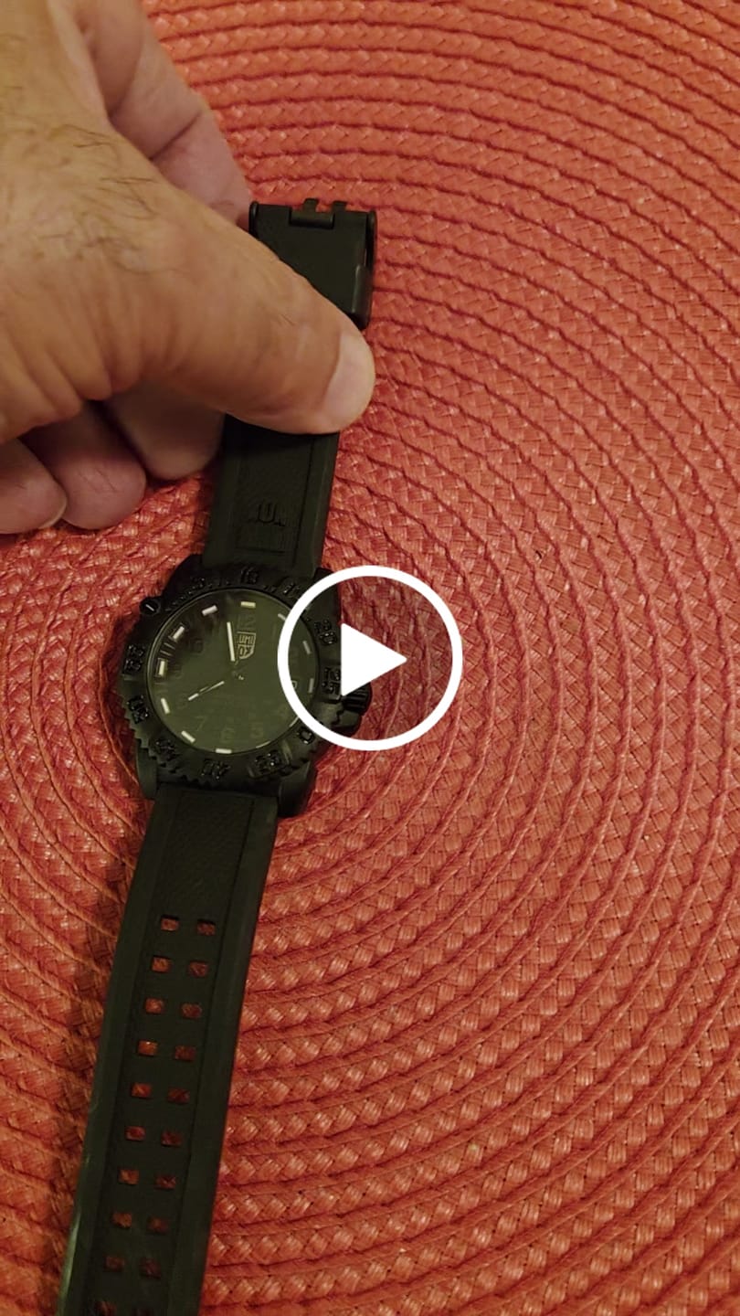 Customer video review of Luminox 7051 Blackout Women's Navy SEAL Colormark Dive Watch