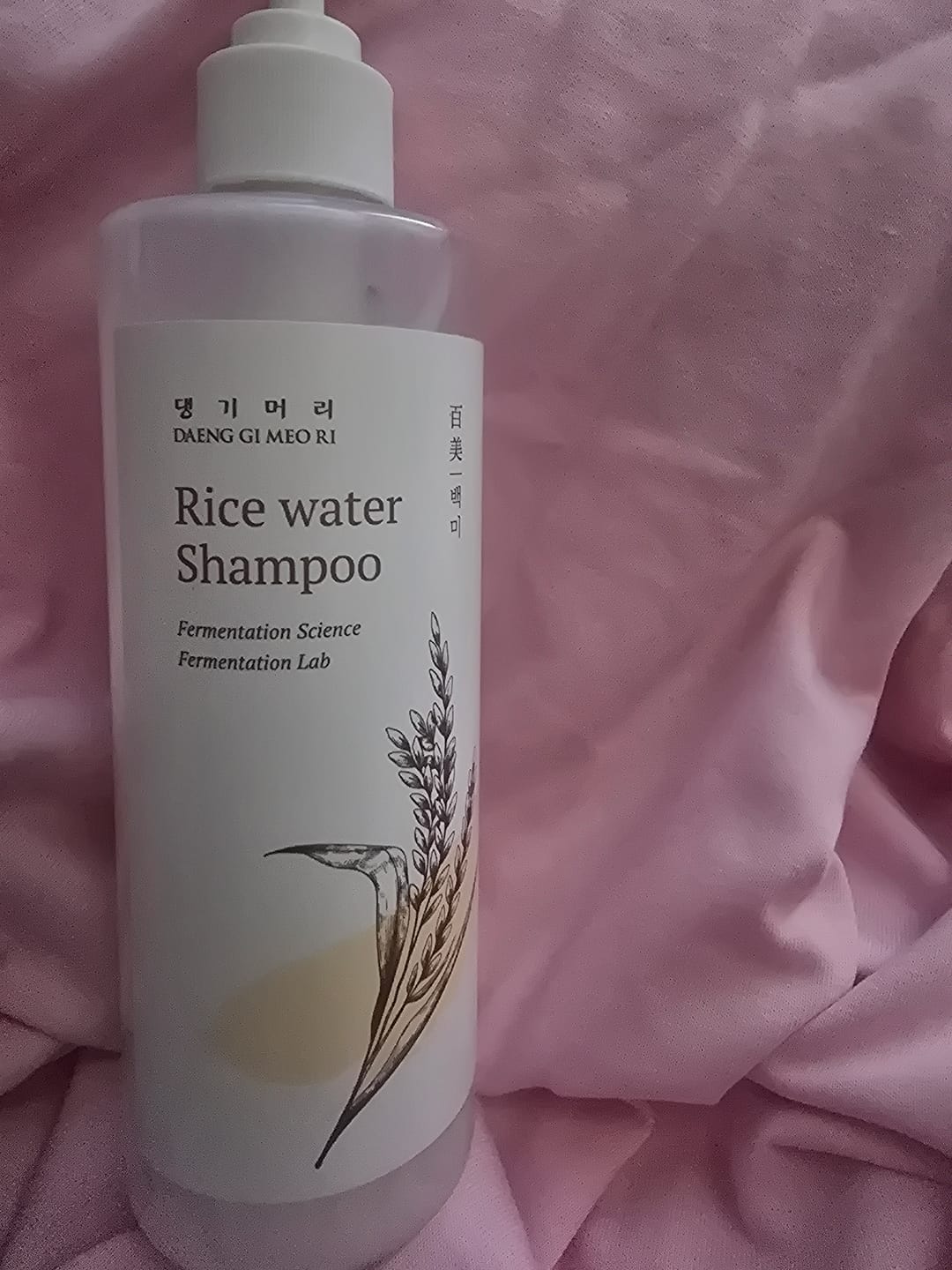 Customer photo review of Изглаждащ шампоан против косопад за увредена и хвърчаща коса DOORI Перлен Блясък Rice Water Shampoo