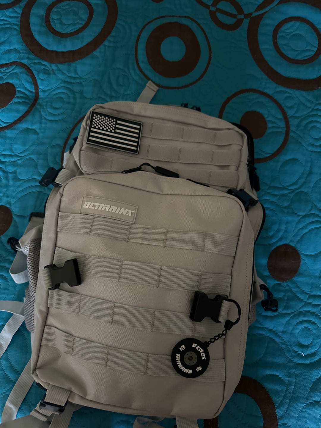 Customer photo review of Mochila Táctica 45L con compartimento para comida Silver