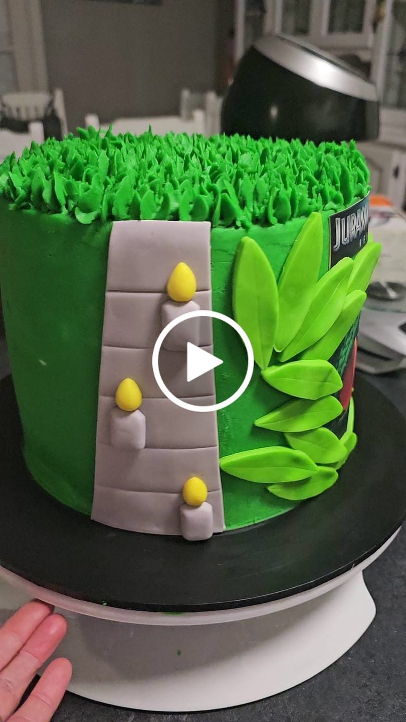 Customer video review of A5 Rectangle Custom Edible Icing Image