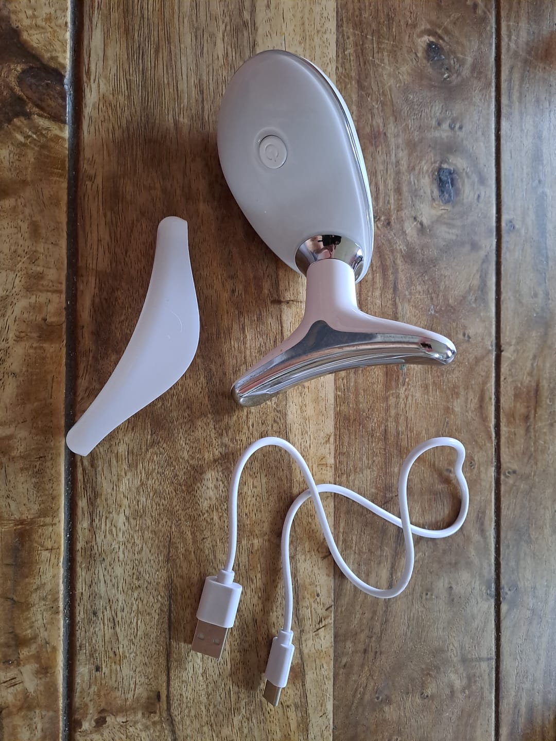 Customer photo review of Vibralift - Multifunktionel Nakke- og Ansigtsmassager med LED, Sonisk Vibration og Varme