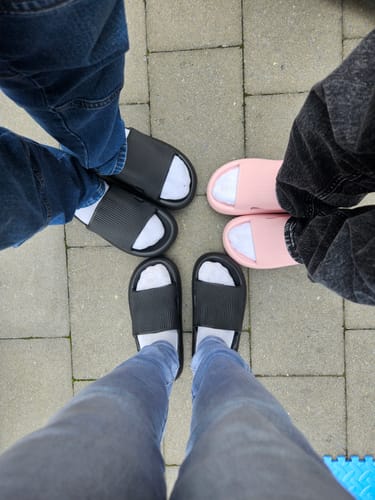 Customer photo review of HappyFlops