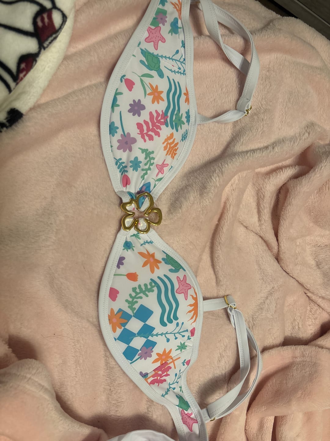 Customer photo review of HEIDI Under The Sea White Flower Bikini Top