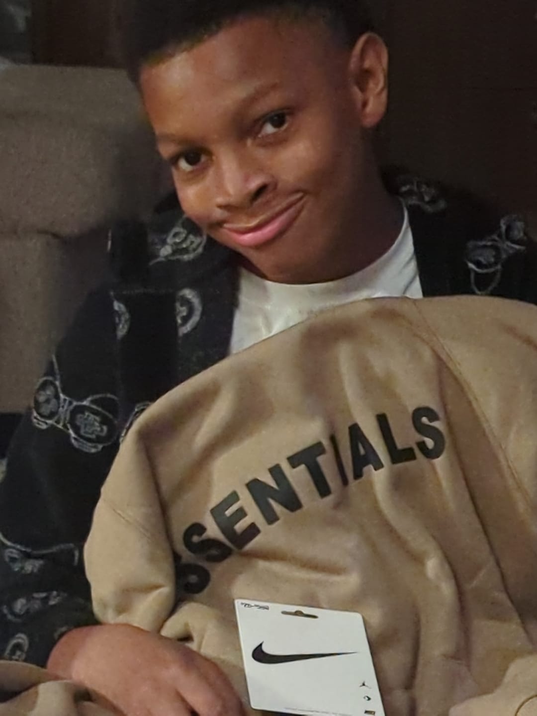 Customer photo review of NEW! Stylish 3:3 Essentials Hooded Sweatshirt 3:3 3SS3NTIALS HOODIE (Black)