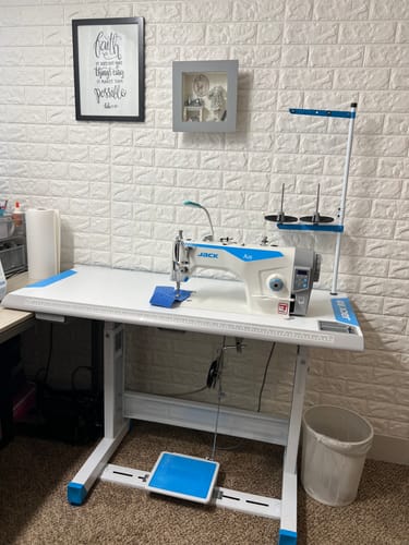 Customer photo review of JACK A2BC High-Speed Single Needle Lockstitch Machine with Automatic Thread Trimmer Assembled with Table and Stand Included