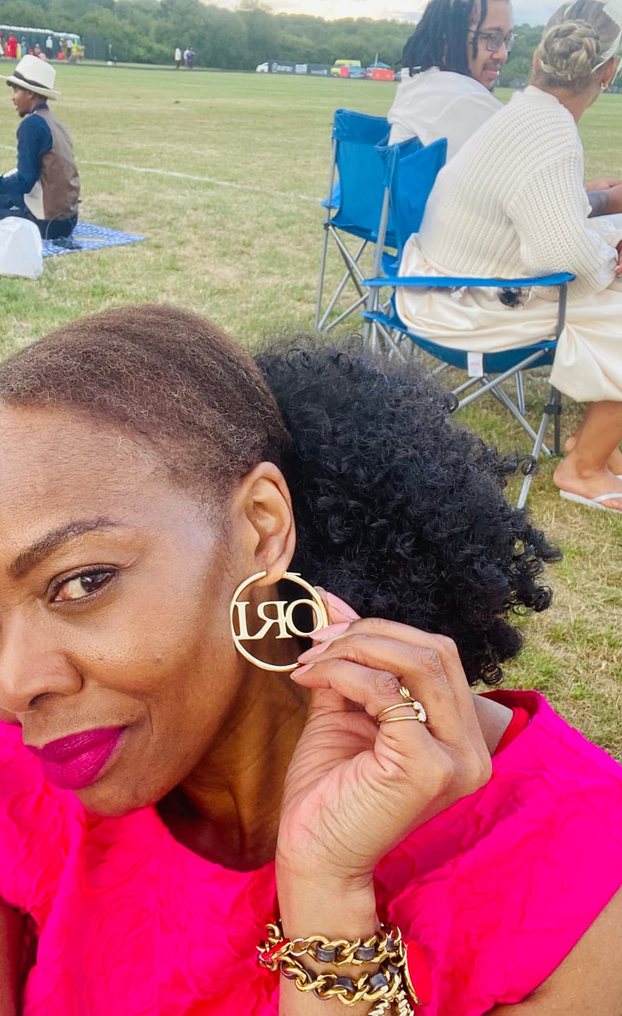 Customer photo review of ORI HOOP EARRINGS