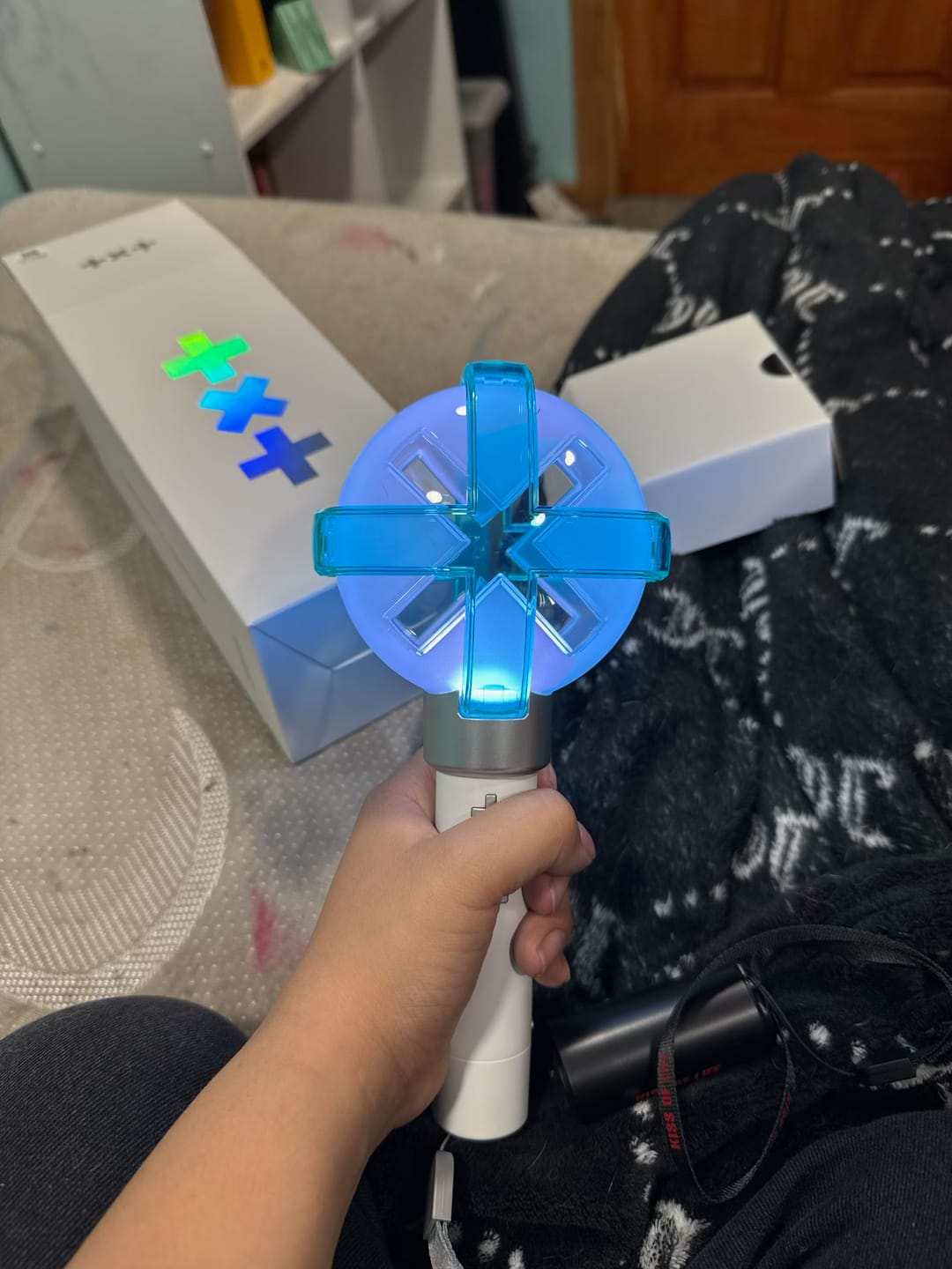 Customer photo review of TXT - OFFICIAL LIGHT STICK VER.2