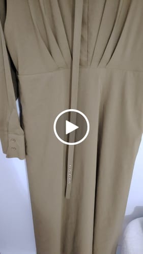 Customer video review of Pileli Kaplama Kemerli Yağ Yeşili Pamuk Elbise