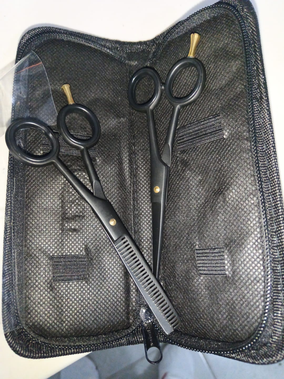 Customer photo review of Aashta - Tijeras Profesionales Titanio 5´5 pulgadas