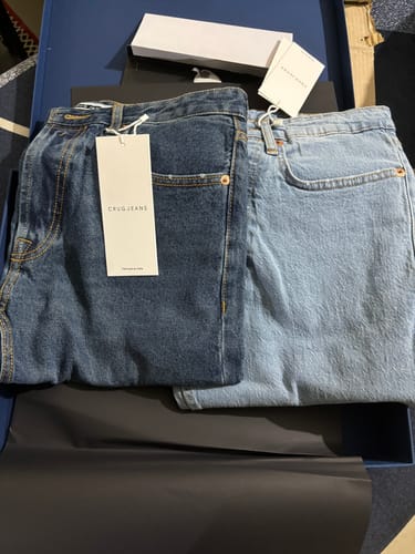 Customer photo review of STRAIGHT-LEG VINTAGE STYLE JEAN & JAKE SLIM IN LIGHT BLUE