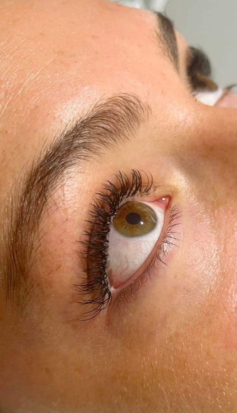 Customer photo review of Flat Lashes