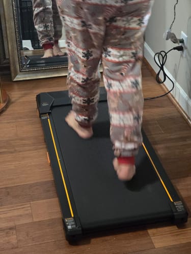 Customer photo review of BestGod T1 Classic 5% Incline Under Desk Walking Pad, 330 Lbs