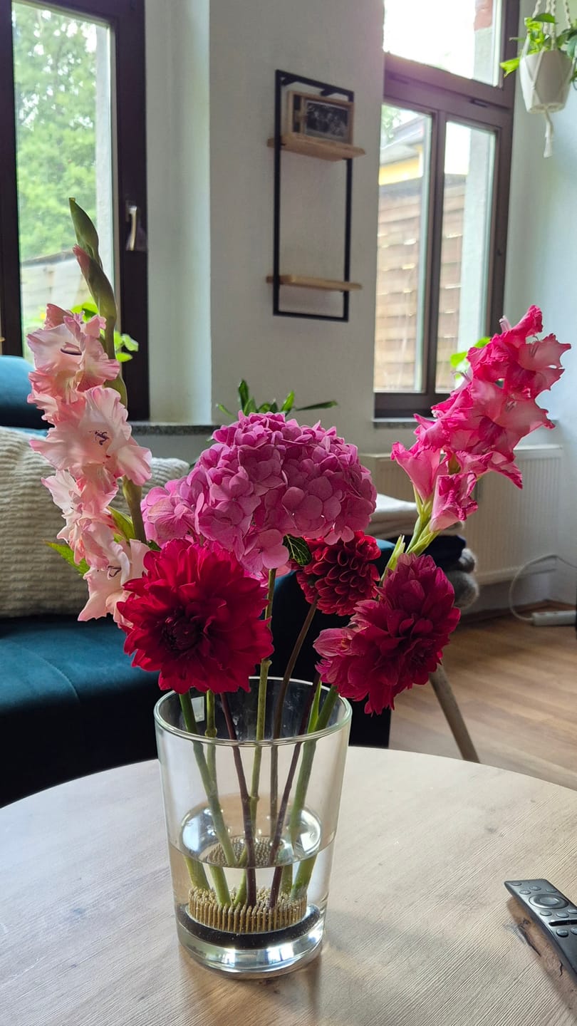 Customer photo review of Kenzan 70 mm Flower Frog