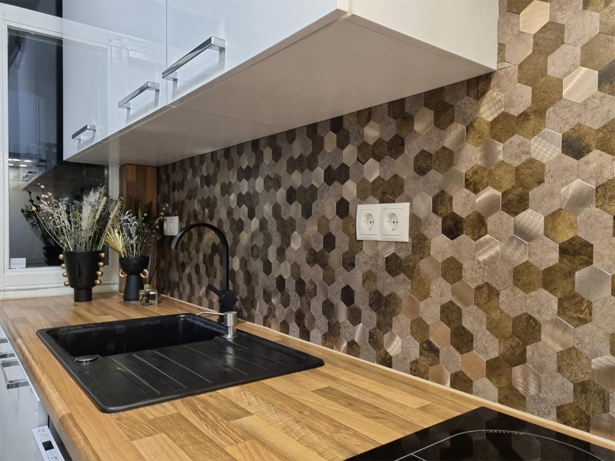 Customer photo review of Mosaique Adhésive Hexagone Cuivre Marron Pour Crédence De Cuisine