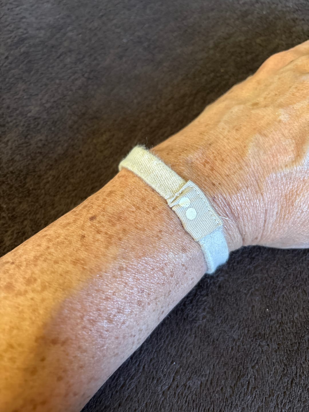 Customer photo review of Plastic-Free Hair Ties