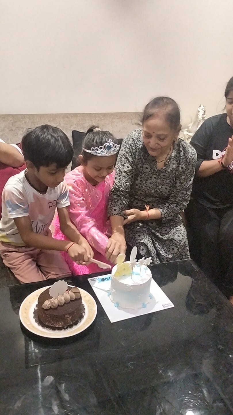 Customer photo review of Frozen Birthday Cake