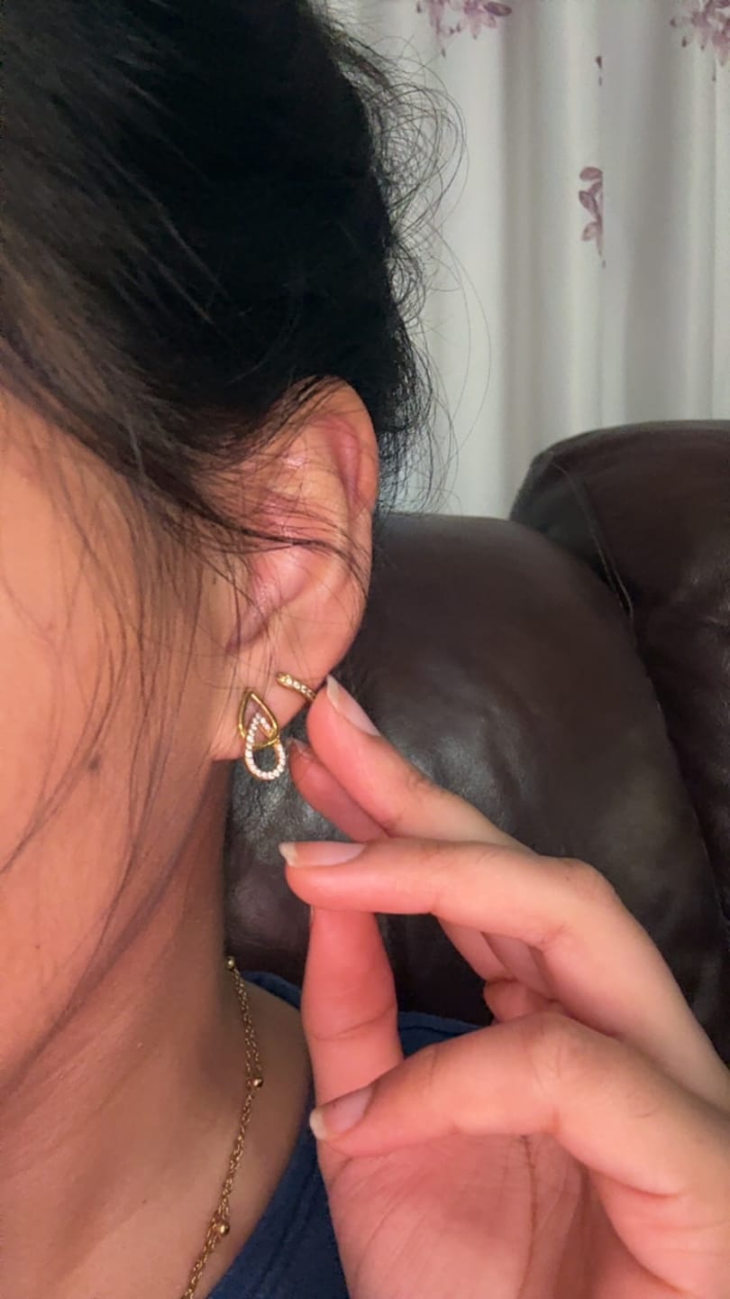 Customer photo review of Mara Teardrop Link Earrings