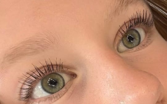 Customer photo review of Peptide Tubing Mascara