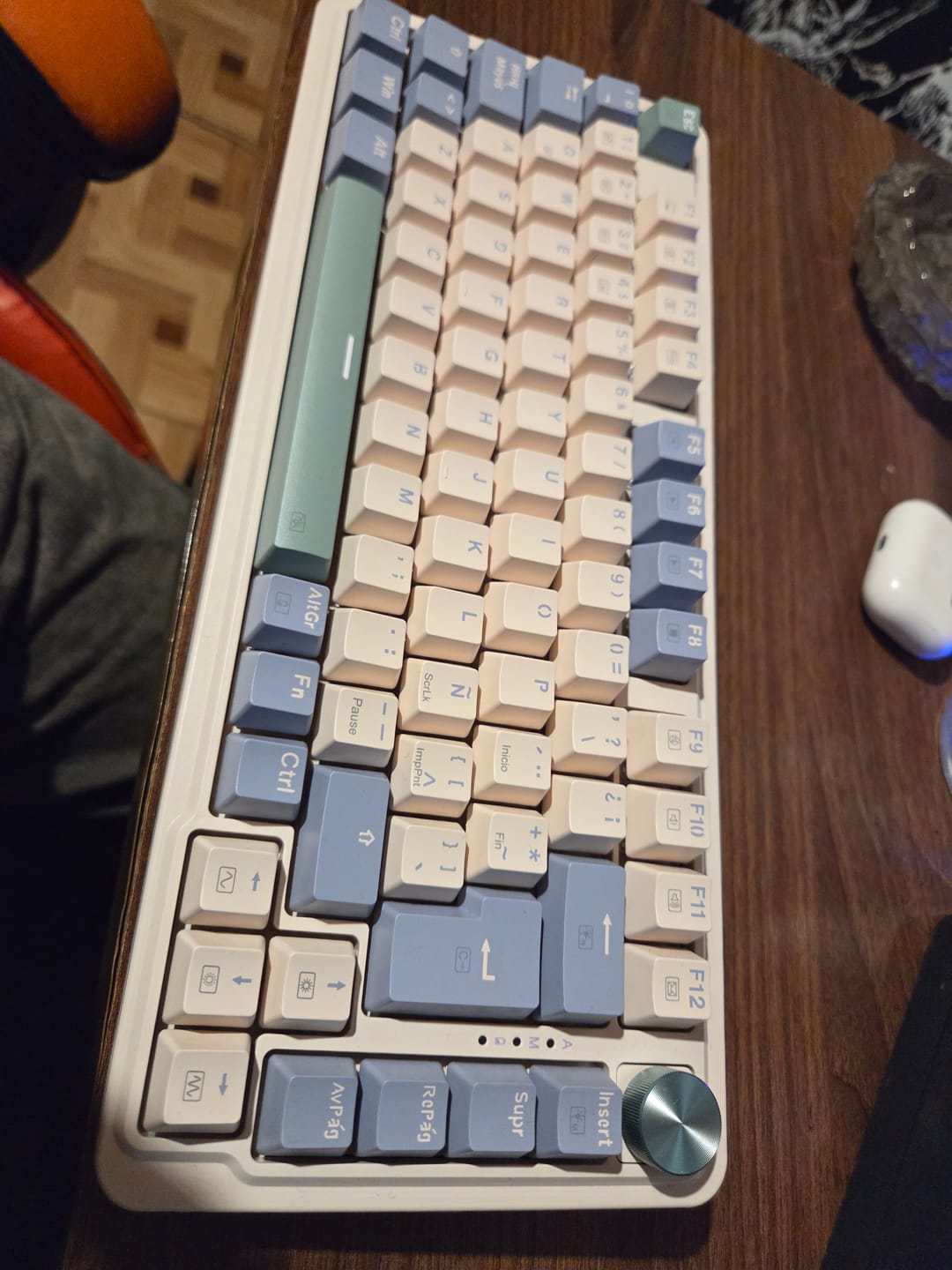Customer photo review of Teclado Mecanico 75% Redragon Ucal Pro K673CPG Sw Red Españ